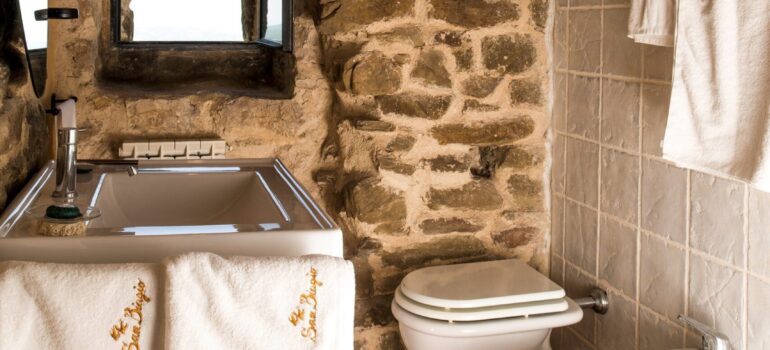 20_towershower castle for rent in italy